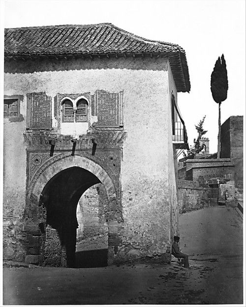Fig. 6: Clifford 1862. The Alhambra (Grenada) [photograph]. 
